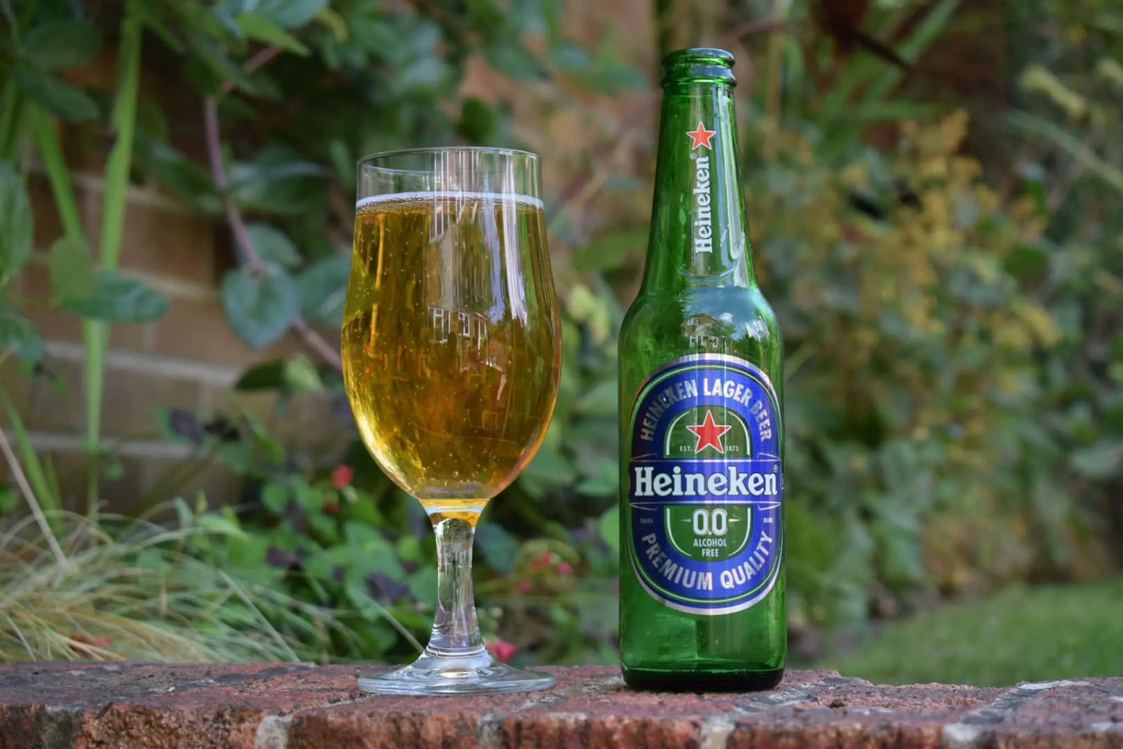 image of Heineken zero bottle and glass